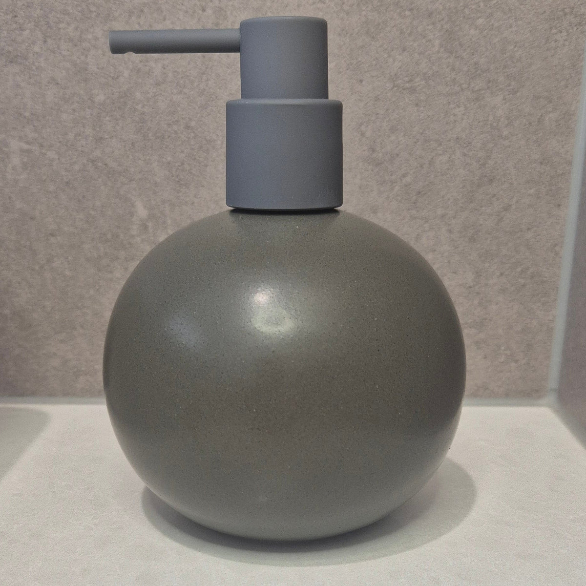 Globe Dispenser